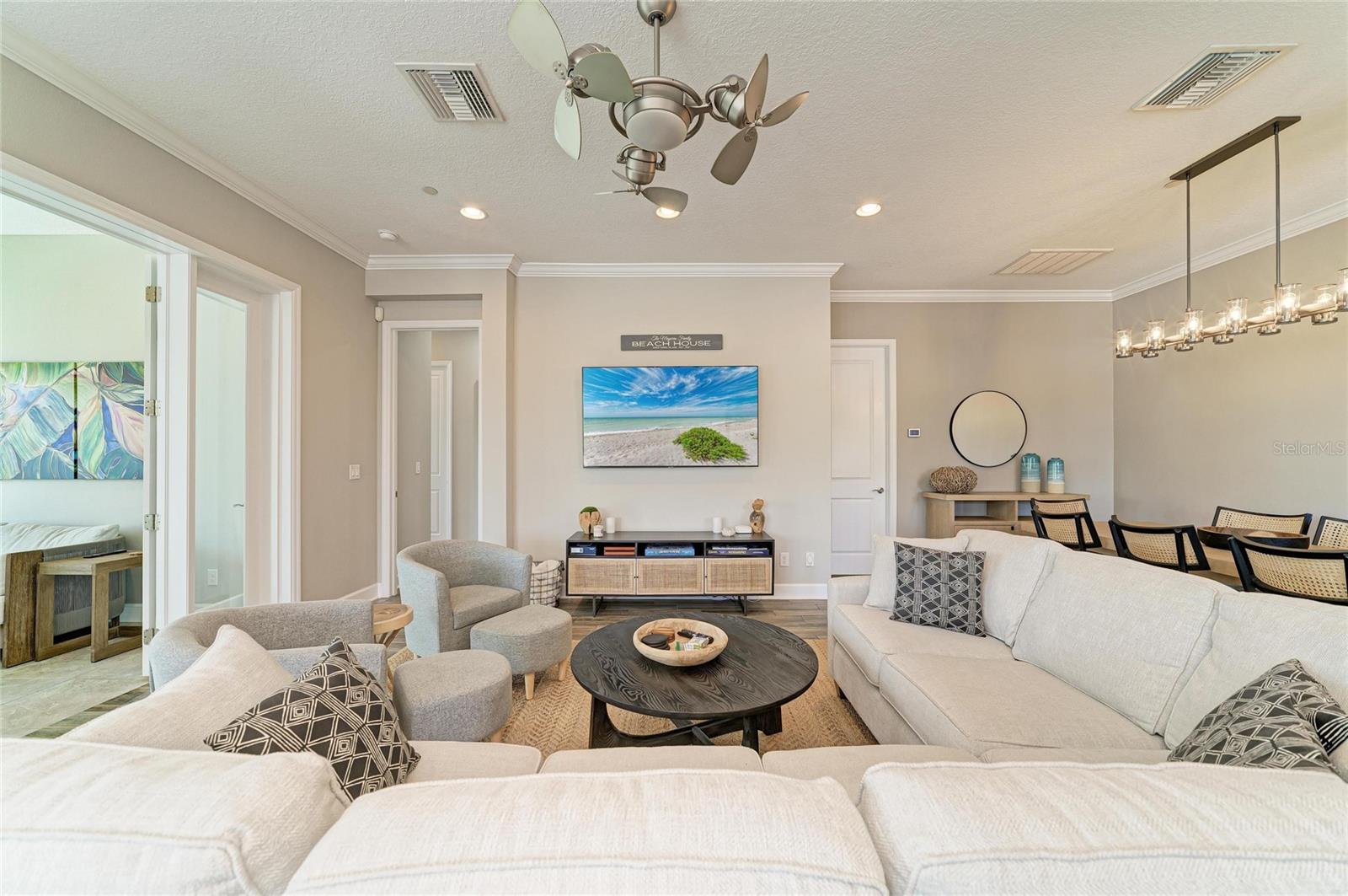 Image 9 of 98 For 348 Sapphire Lake Drive 101