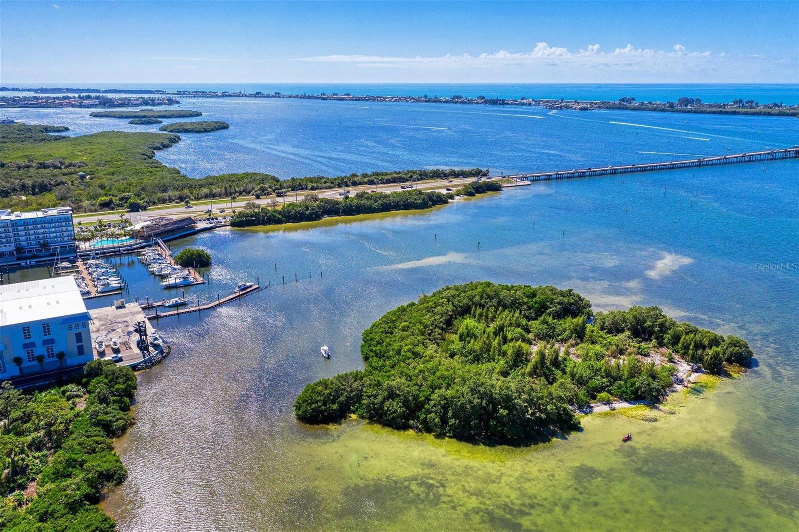 Image 91 of 98 For 348 Sapphire Lake Drive 101