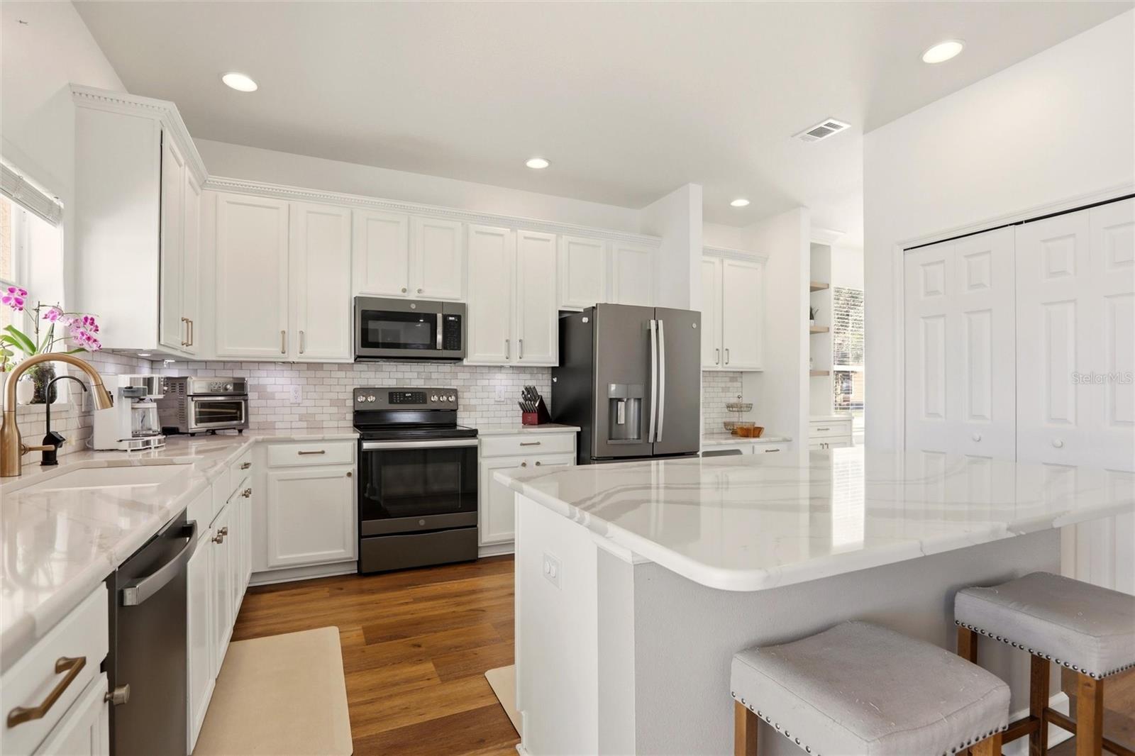 Image 15 of 68 For 6007 43rd Court E