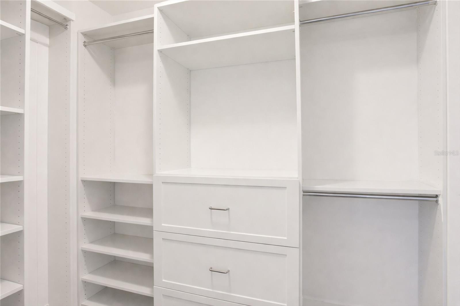 Image 37 of 68 For 6007 43rd Court E