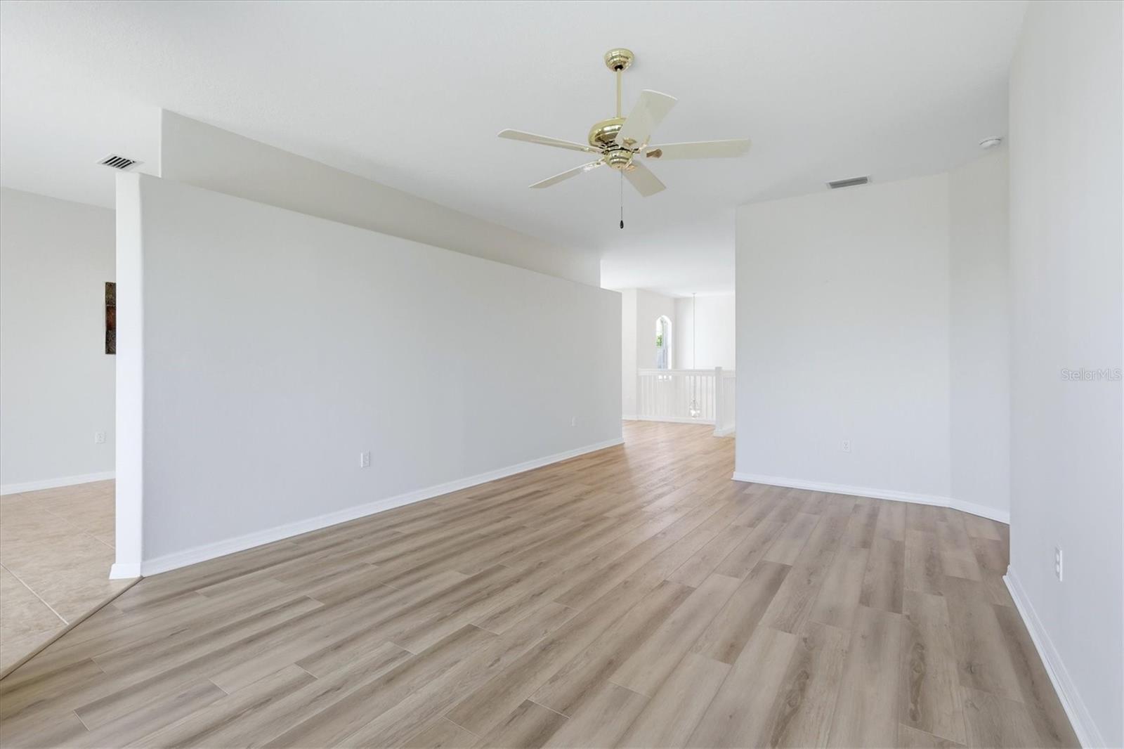 Image 13 of 49 For 4456 Streamside Court 1605