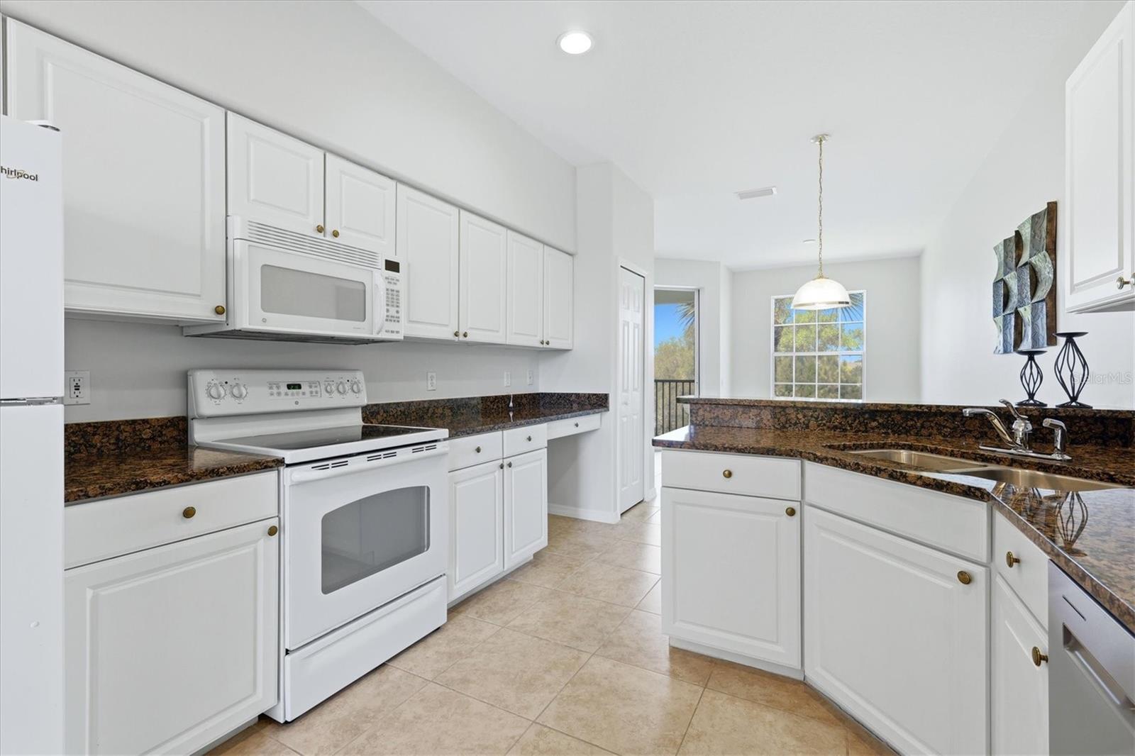 Image 18 of 49 For 4456 Streamside Court 1605