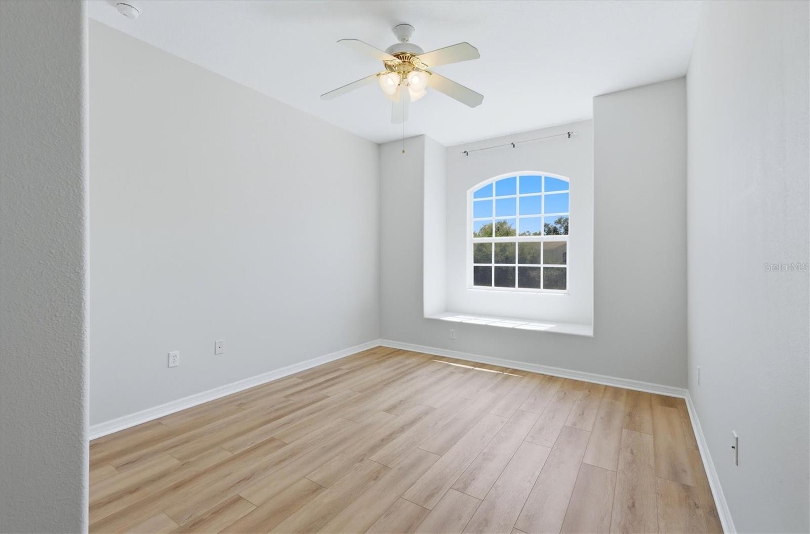 Image 28 of 49 For 4456 Streamside Court 1605