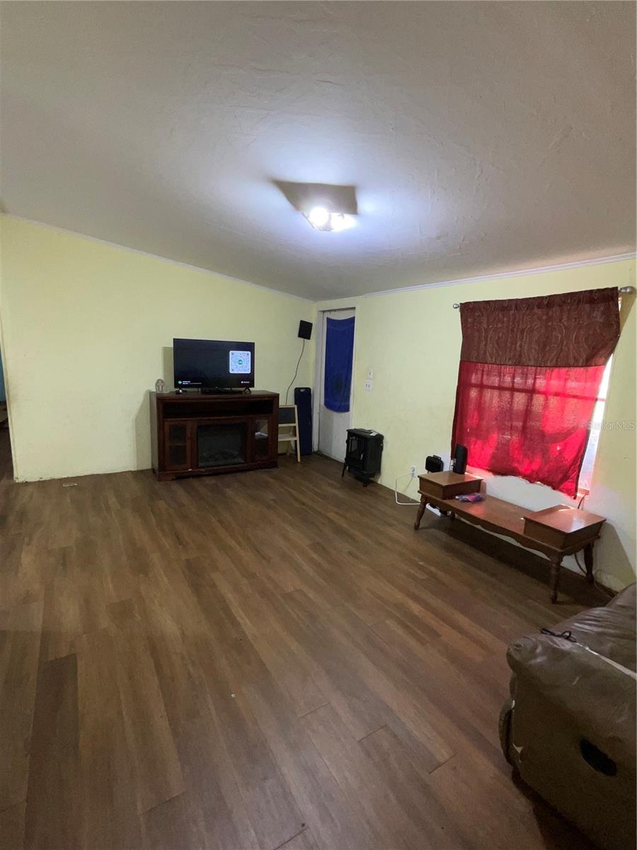 Image 3 of 19 For 2735 Buck Drive