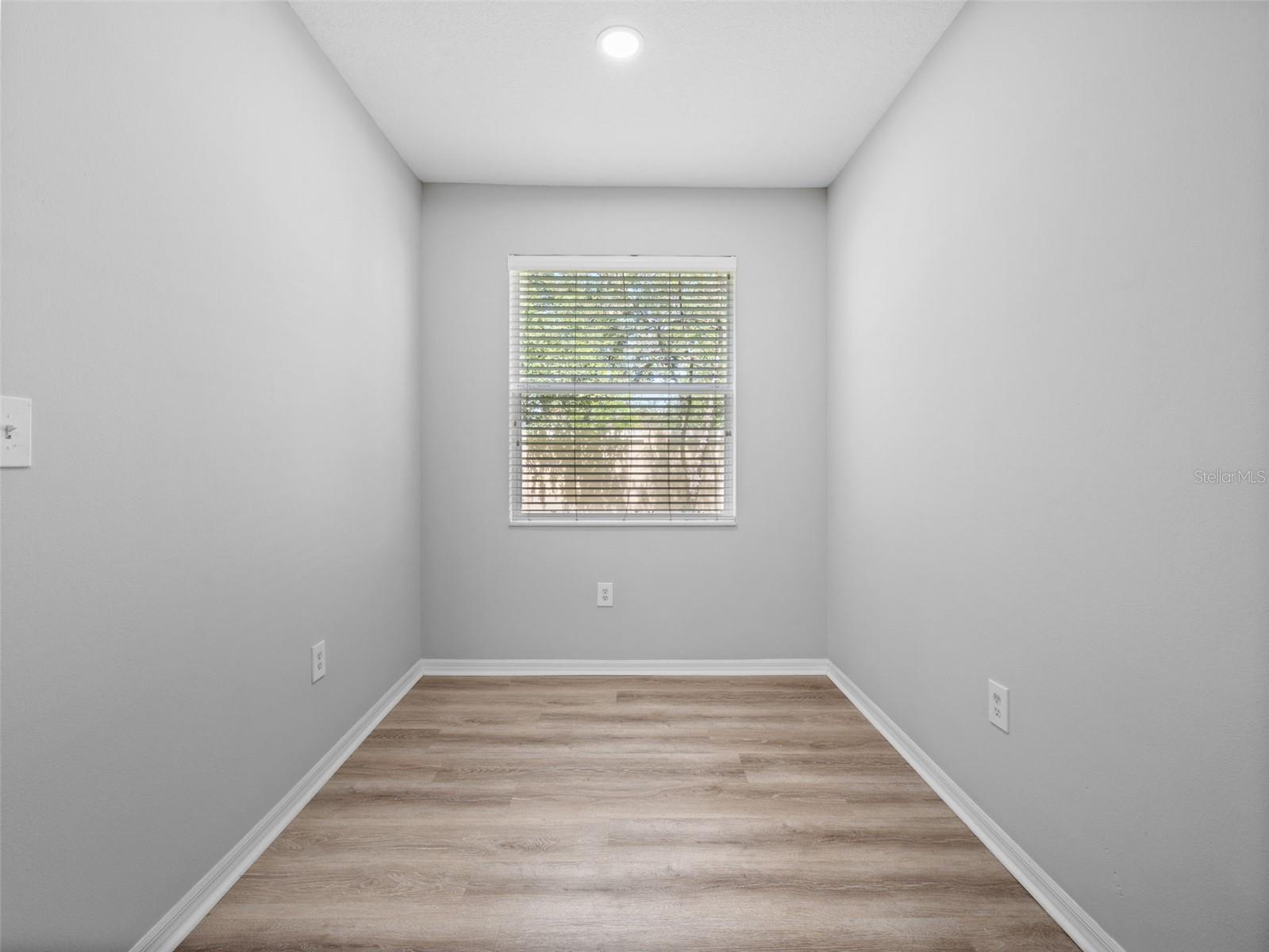 Image 7 of 36 For 3831 Parkridge Circle 1-104