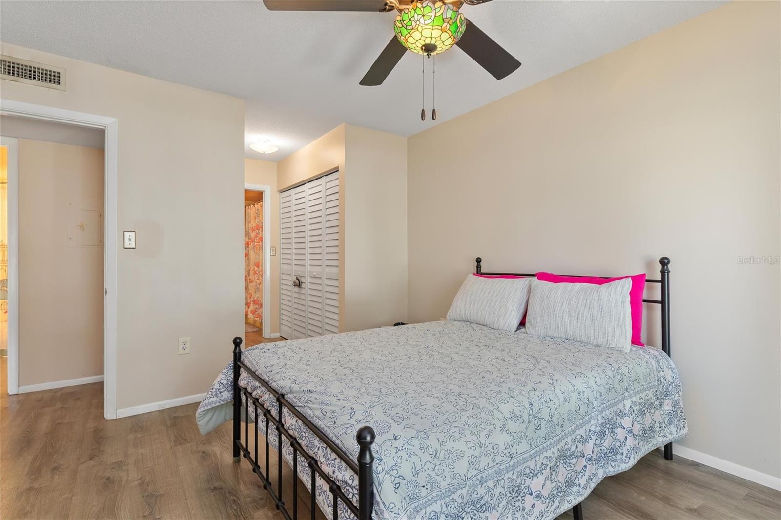 Image 11 of 38 For 2437 Harbor Boulevard 204