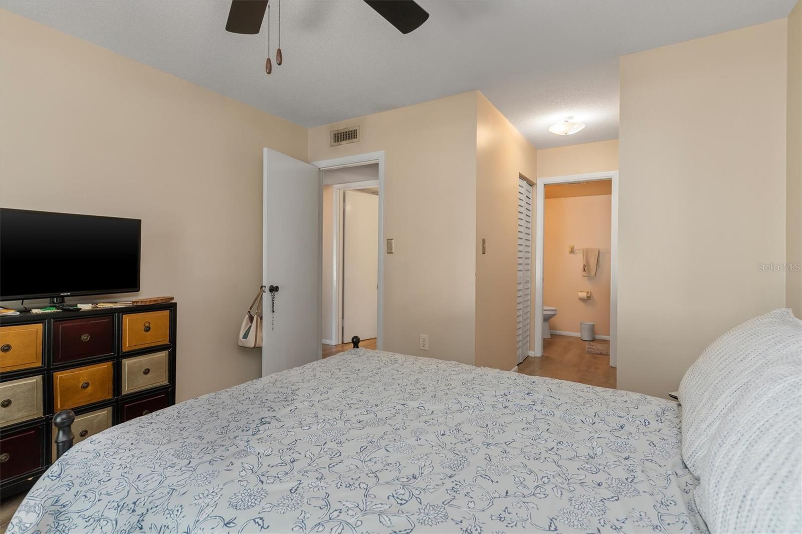 Image 12 of 38 For 2437 Harbor Boulevard 204