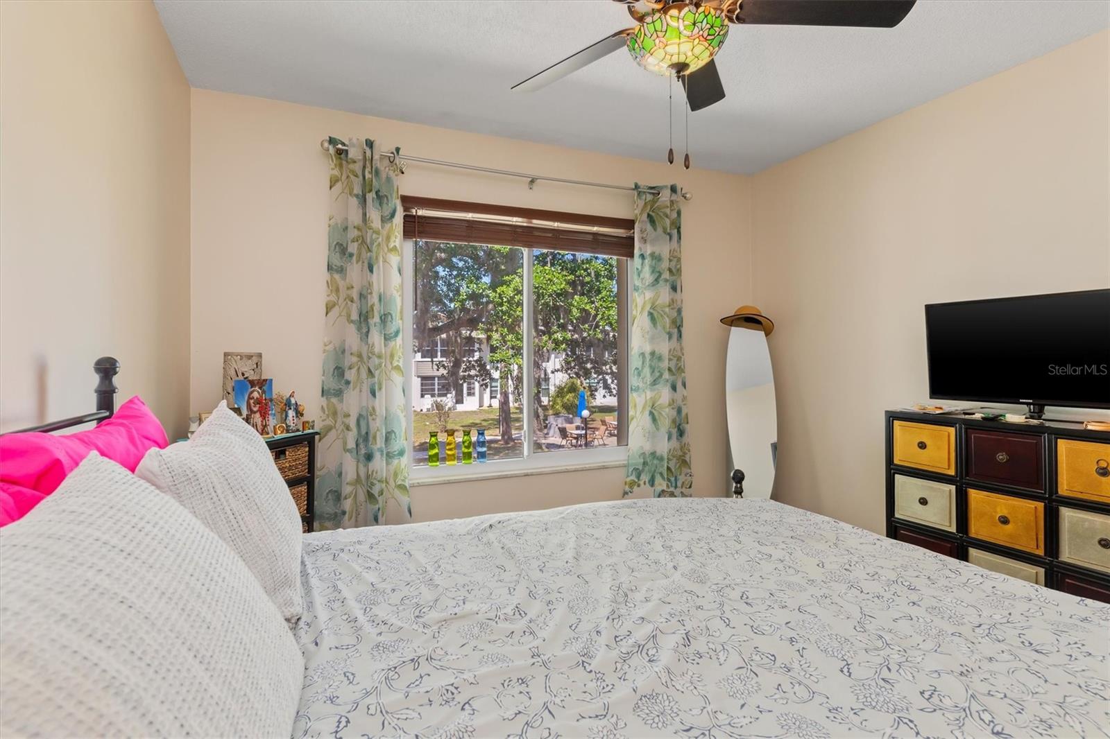 Image 13 of 38 For 2437 Harbor Boulevard 204