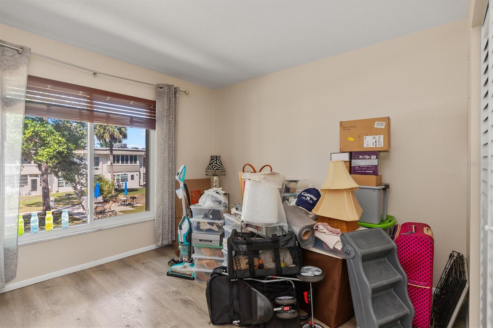 Image 17 of 38 For 2437 Harbor Boulevard 204