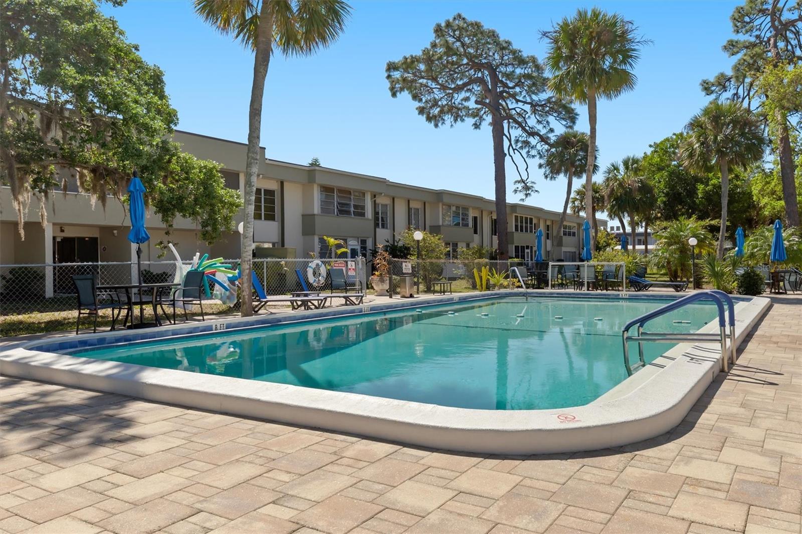 Image 26 of 38 For 2437 Harbor Boulevard 204