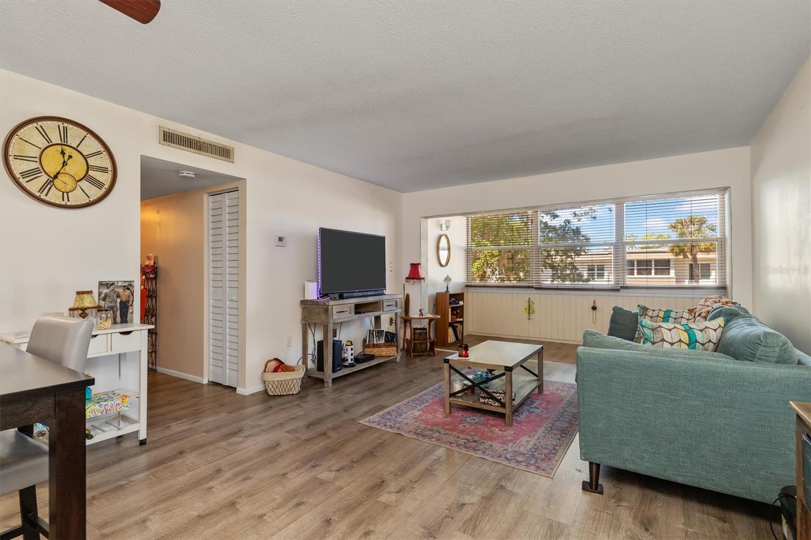 Image 3 of 38 For 2437 Harbor Boulevard 204