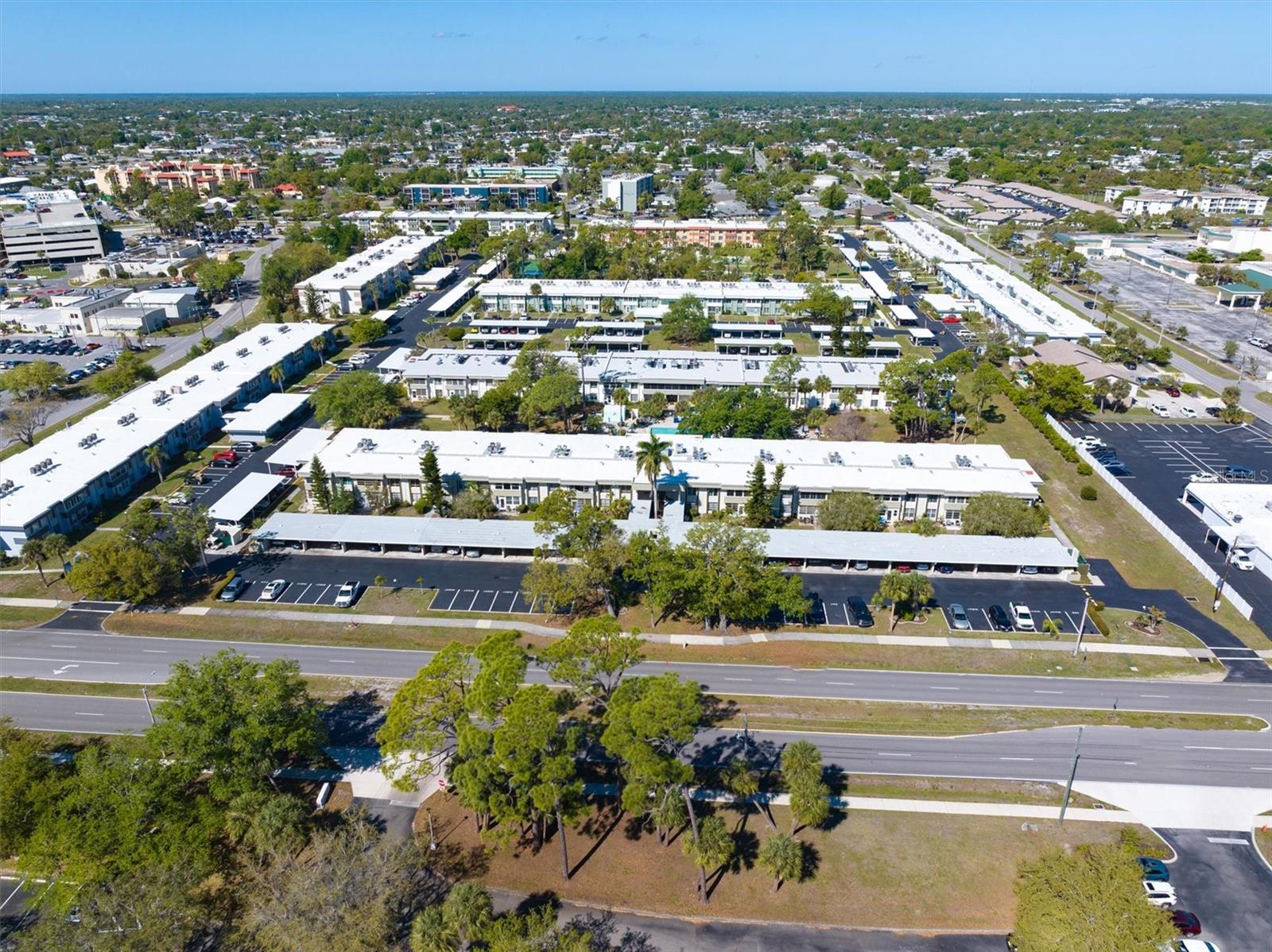 Image 32 of 38 For 2437 Harbor Boulevard 204