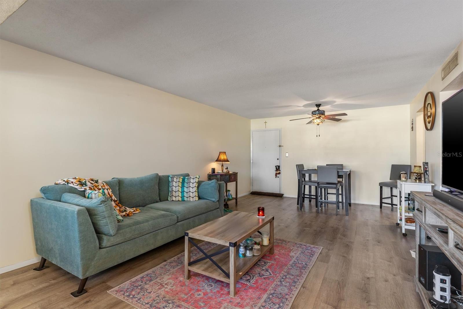 Image 5 of 38 For 2437 Harbor Boulevard 204