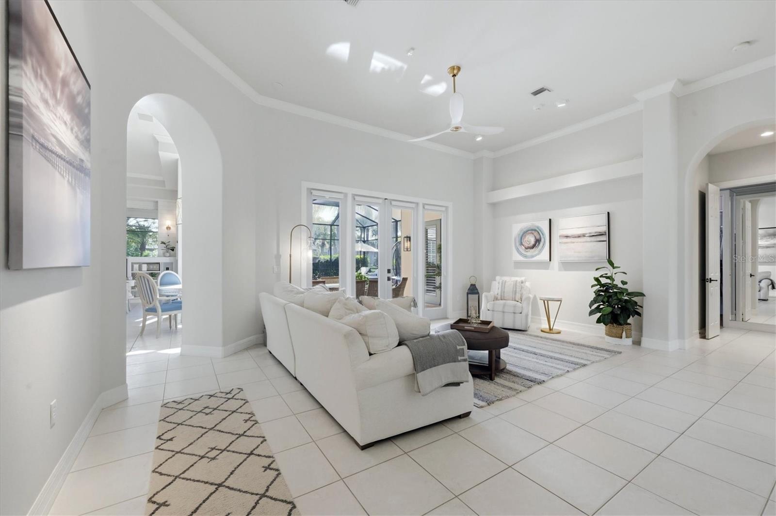 Image 10 of 100 For 19 Cayman Isles Boulevard