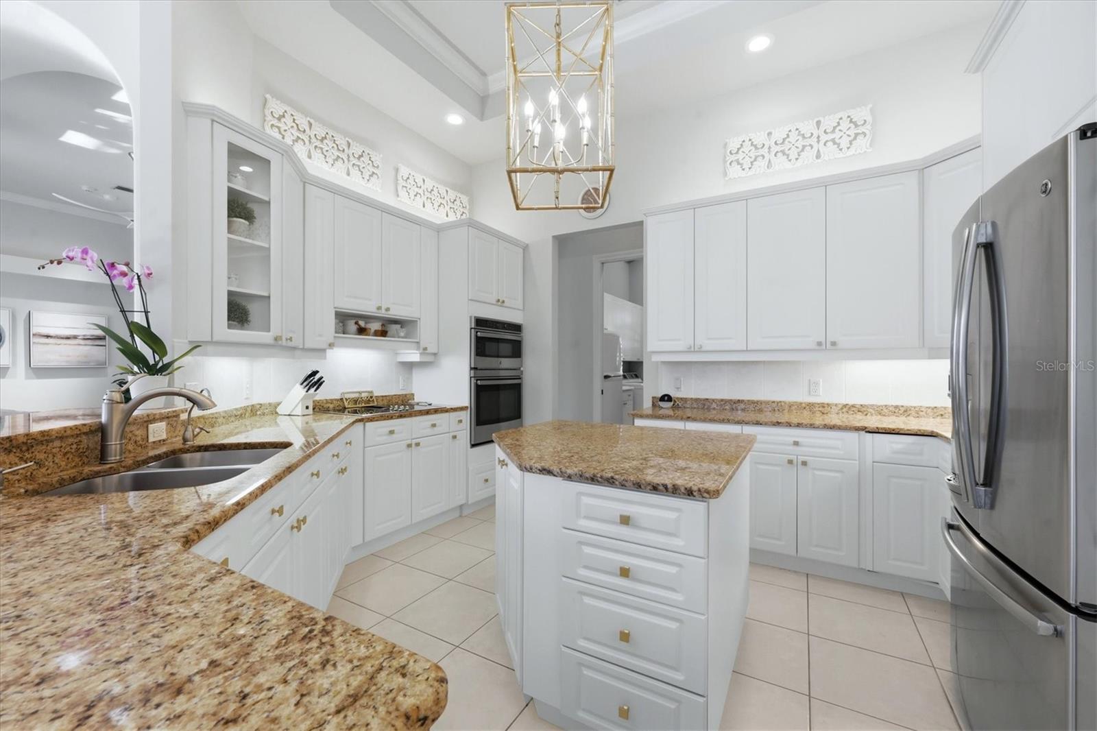 Image 13 of 100 For 19 Cayman Isles Boulevard