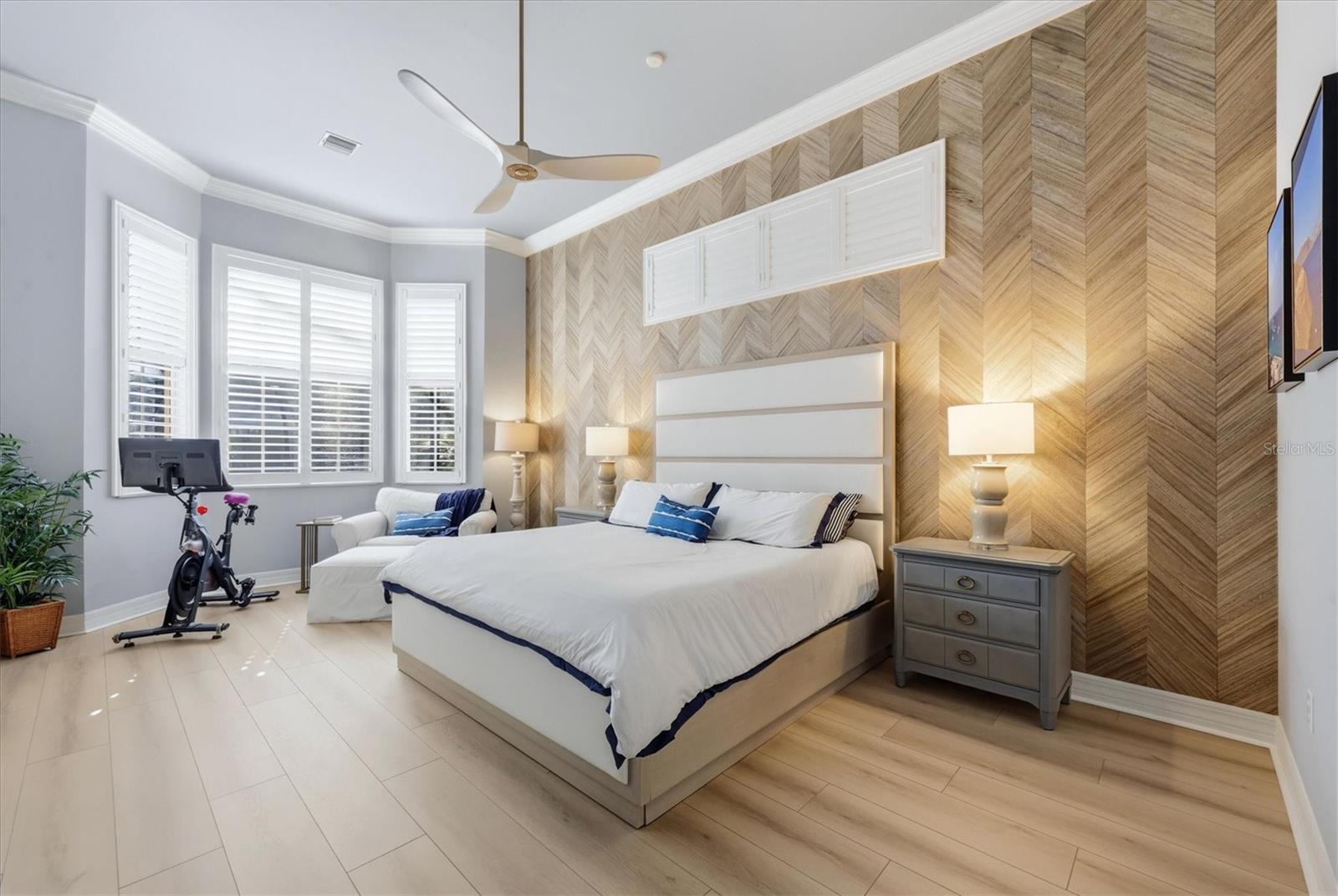 Image 20 of 100 For 19 Cayman Isles Boulevard