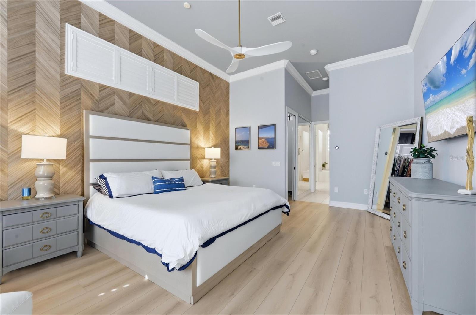 Image 21 of 100 For 19 Cayman Isles Boulevard