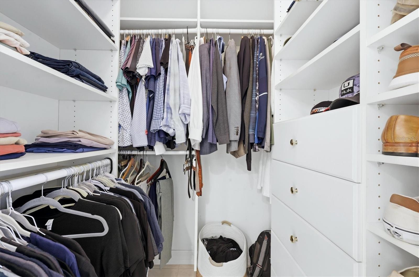 Image 27 of 100 For 19 Cayman Isles Boulevard