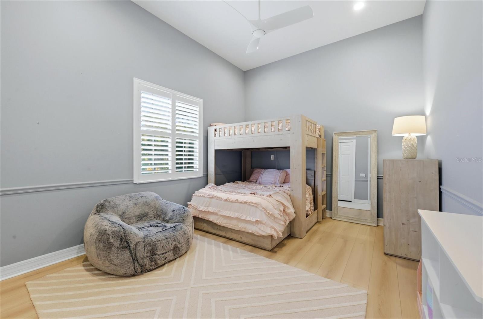 Image 29 of 100 For 19 Cayman Isles Boulevard