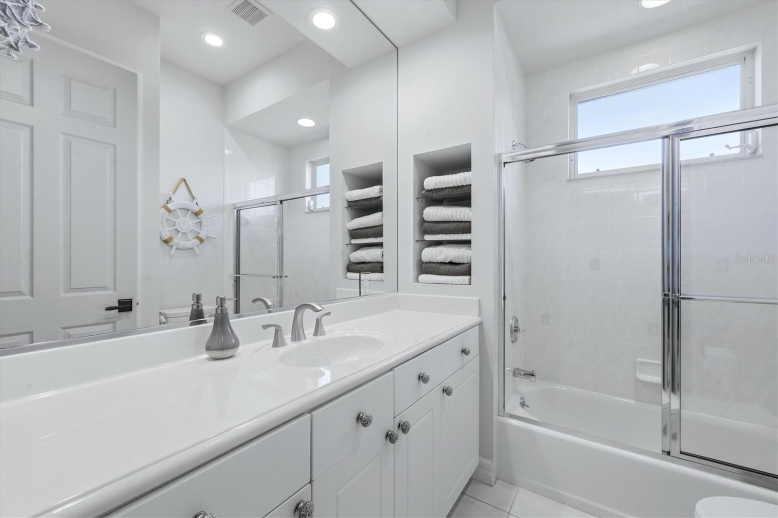 Image 30 of 100 For 19 Cayman Isles Boulevard