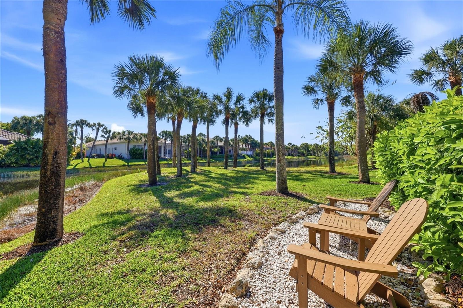 Image 33 of 100 For 19 Cayman Isles Boulevard