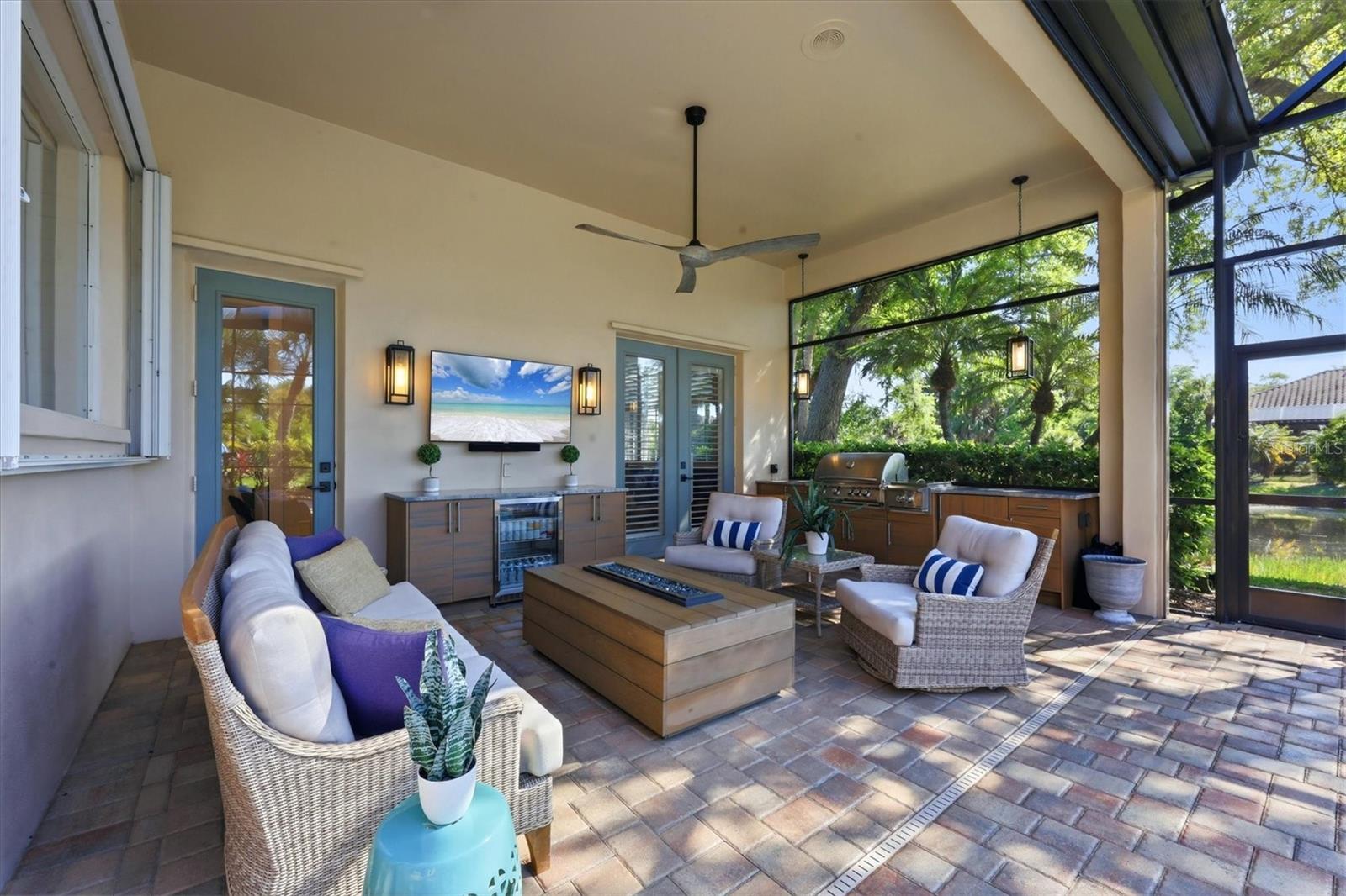 Image 37 of 100 For 19 Cayman Isles Boulevard