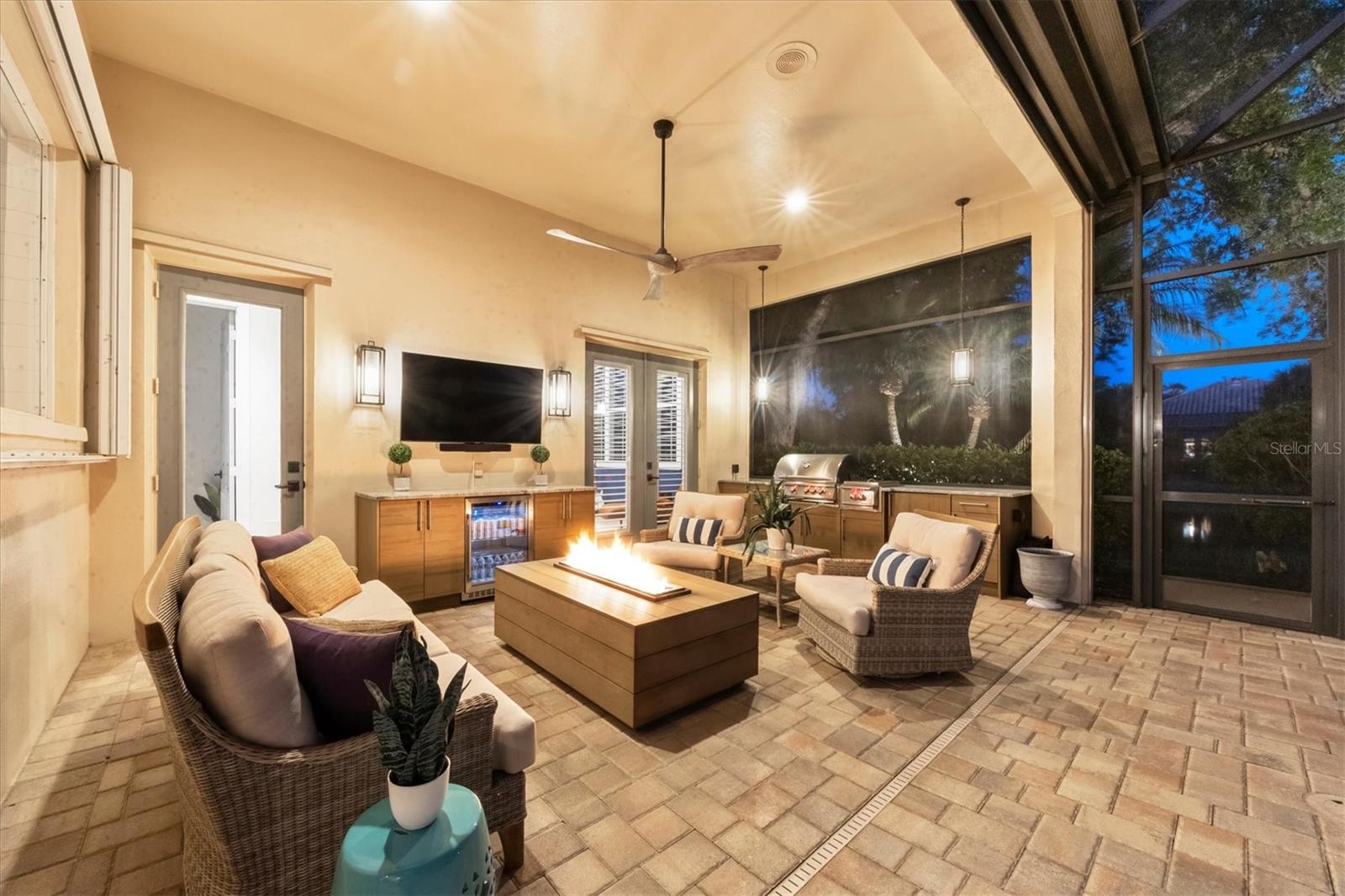 Image 38 of 100 For 19 Cayman Isles Boulevard