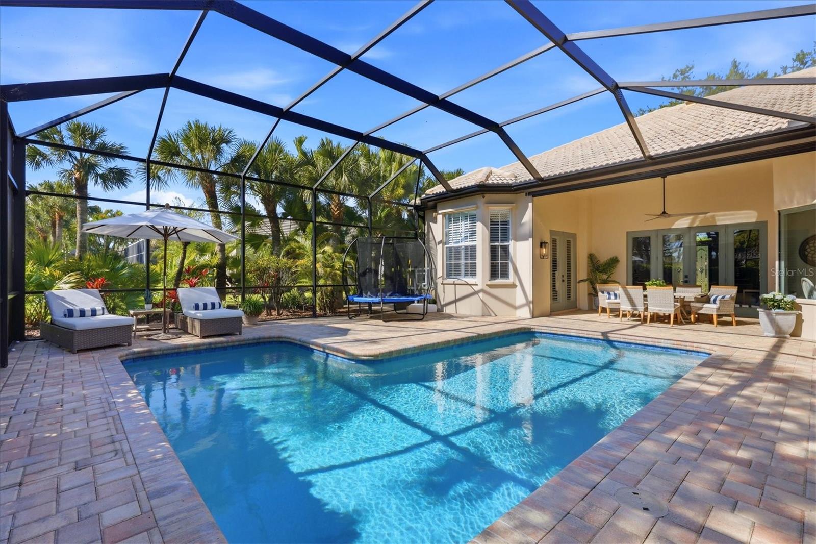 Image 43 of 100 For 19 Cayman Isles Boulevard