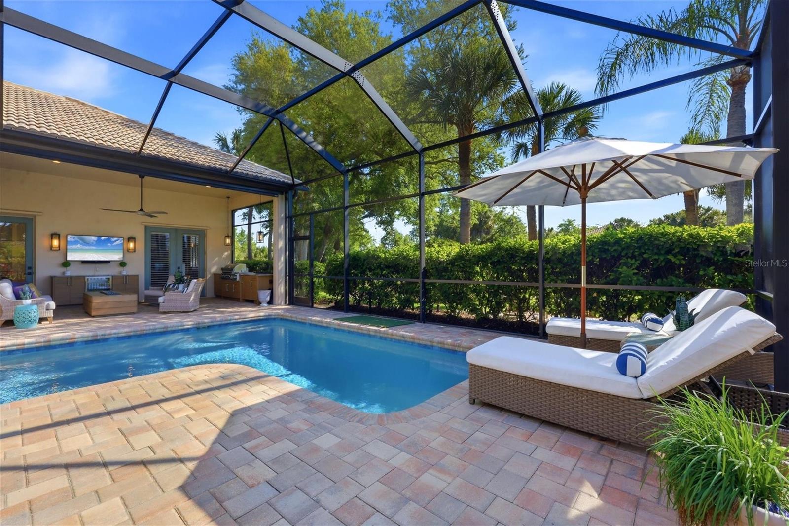 Image 46 of 100 For 19 Cayman Isles Boulevard