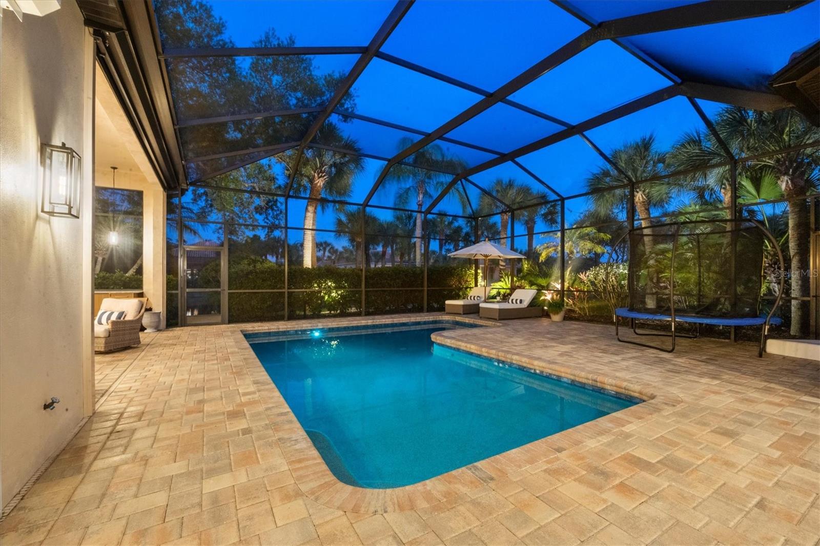 Image 53 of 100 For 19 Cayman Isles Boulevard