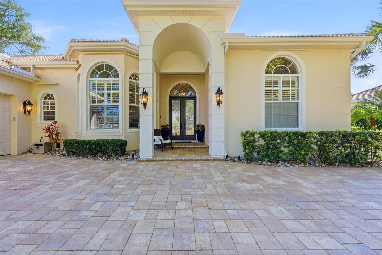 Image 7 of 100 For 19 Cayman Isles Boulevard