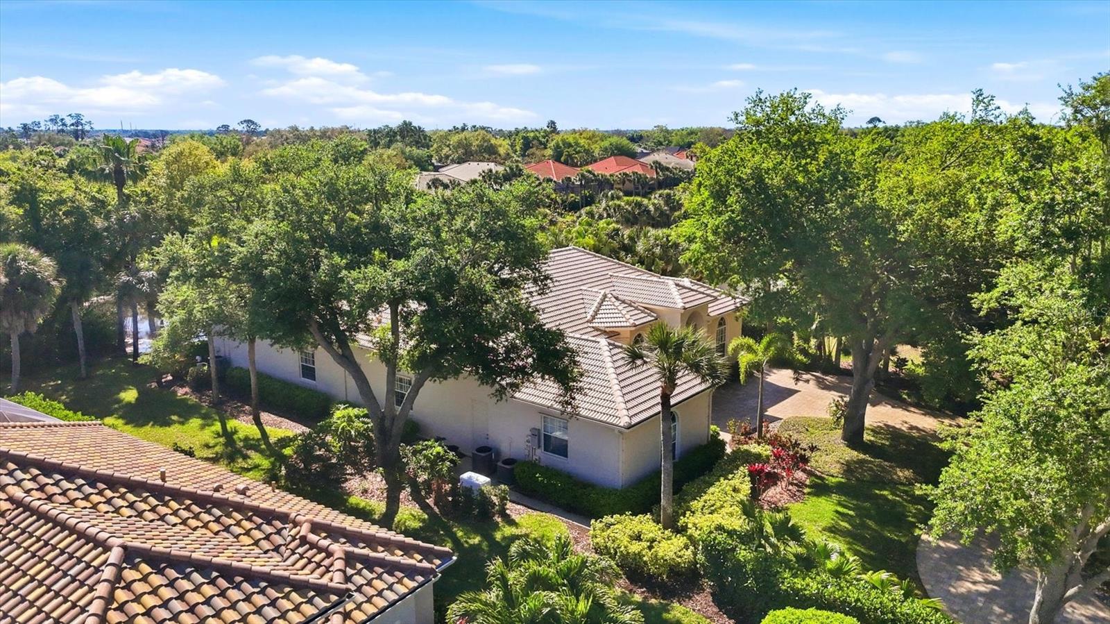 Image 71 of 100 For 19 Cayman Isles Boulevard