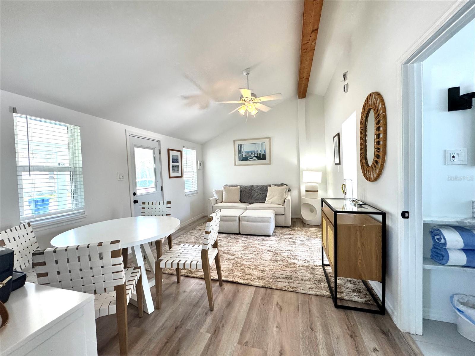 Image 10 of 17 For 6980 Poinsetta