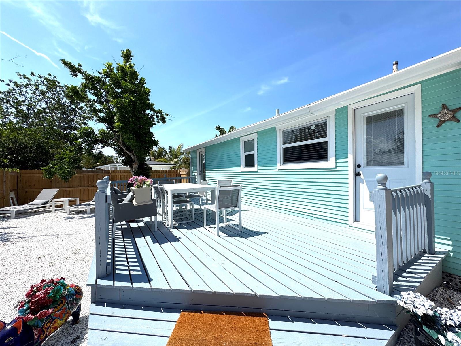 Image 17 of 17 For 6980 Poinsetta