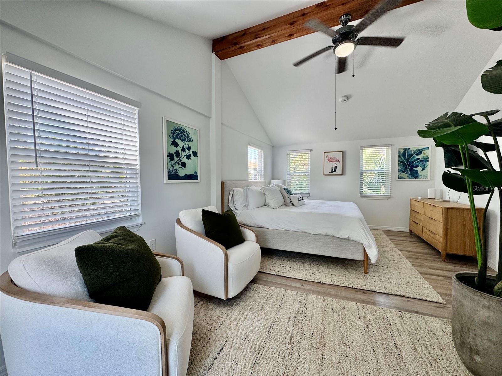 Image 5 of 17 For 6980 Poinsetta