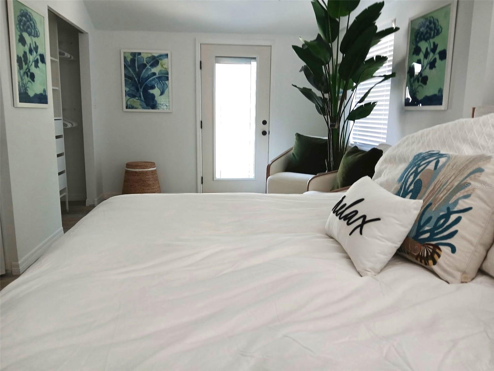 Image 6 of 17 For 6980 Poinsetta