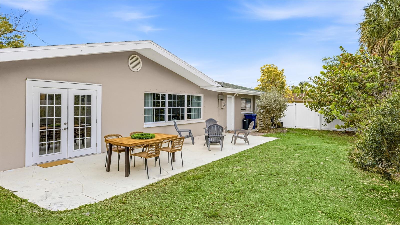 Image 27 of 30 For 2949 Bougainvillea Street