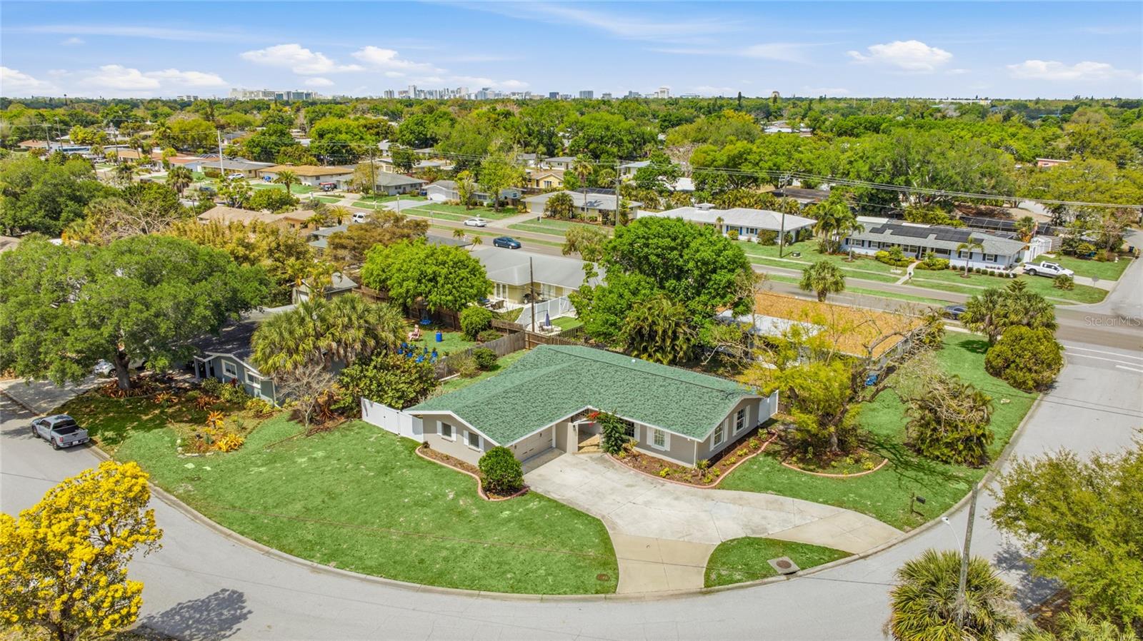 Image 30 of 30 For 2949 Bougainvillea Street