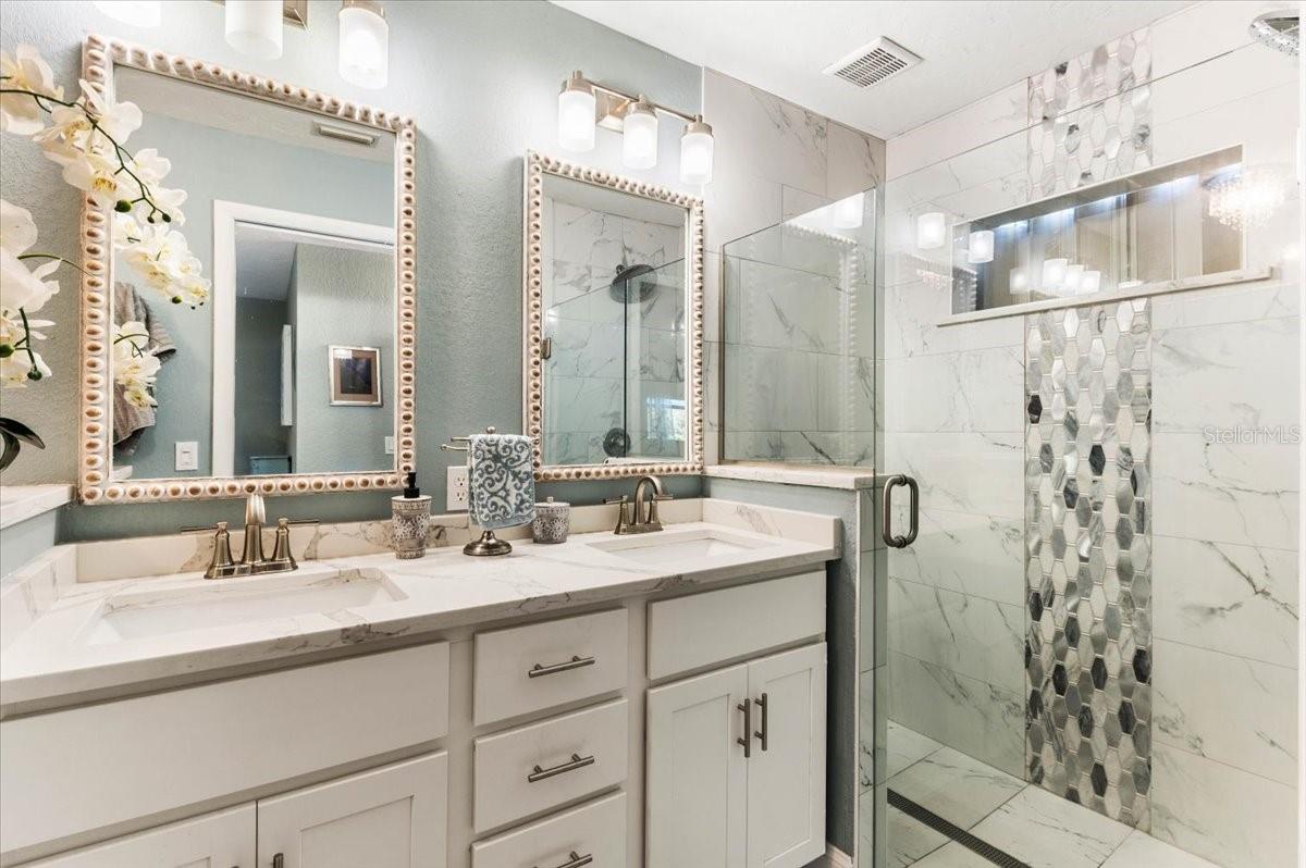 Image 19 of 52 For 286 Laurel Hollow Drive