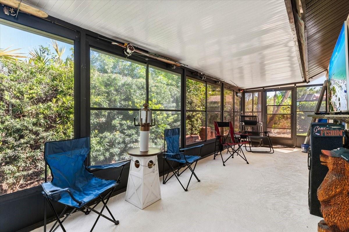 Image 26 of 52 For 286 Laurel Hollow Drive