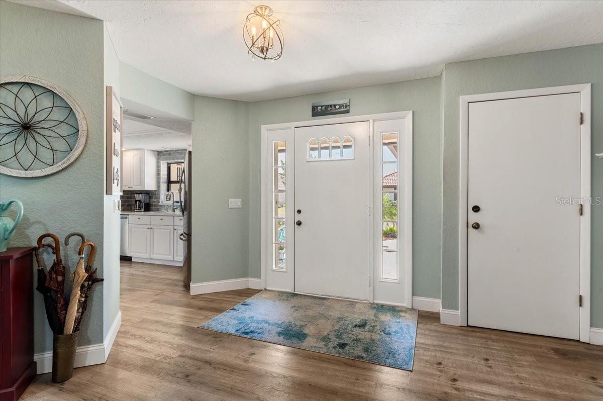 Image 7 of 52 For 286 Laurel Hollow Drive