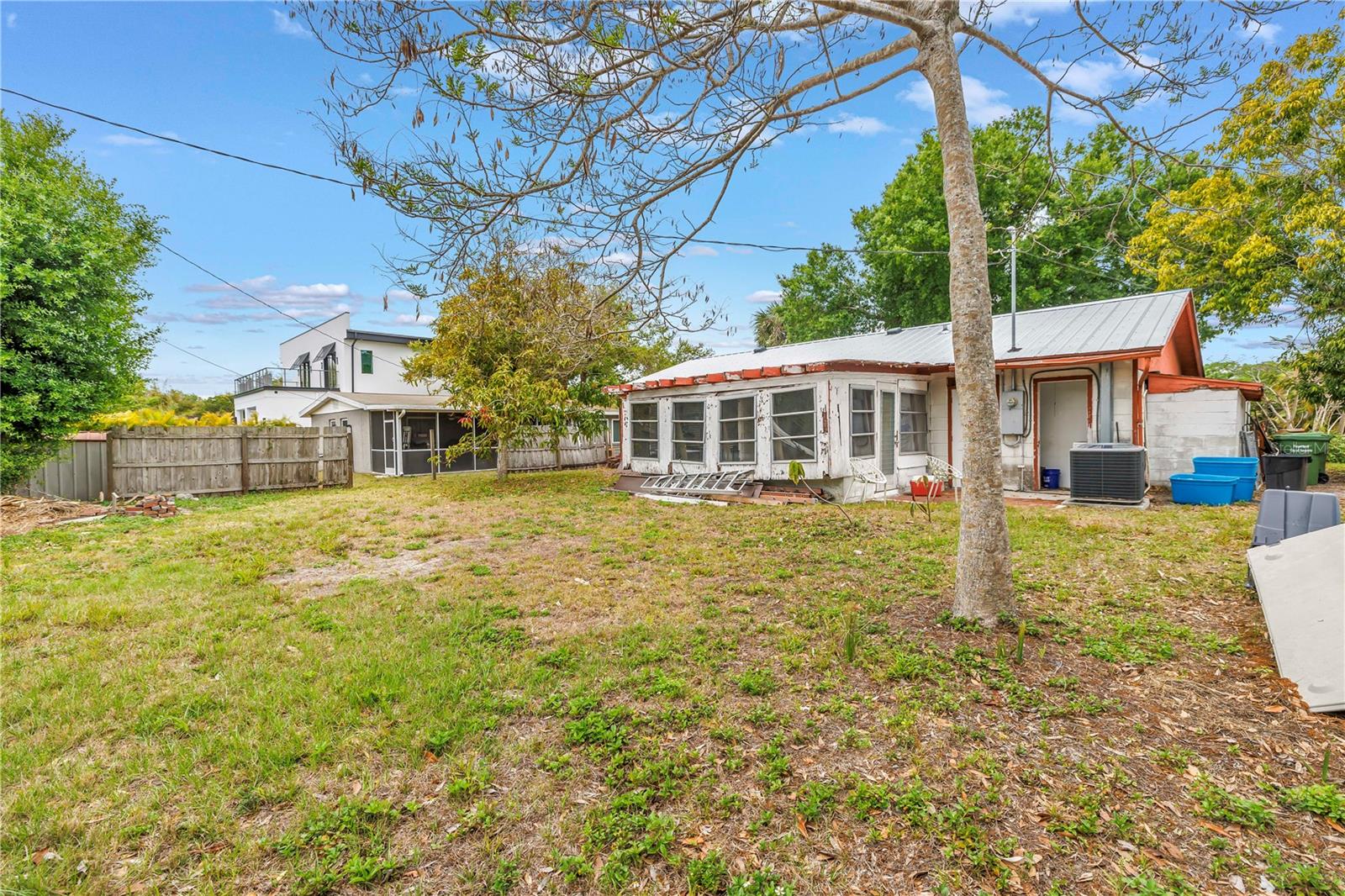 Image 9 of 11 For 2334 Prospect Street