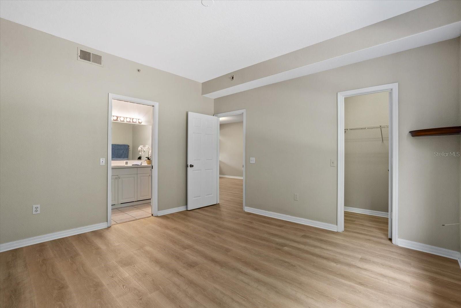 Image 15 of 37 For 4275 Castlebridge Lane 1312