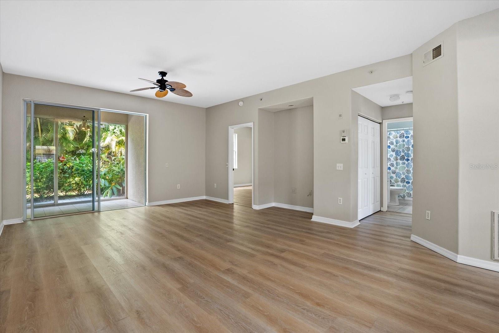 Image 5 of 37 For 4275 Castlebridge Lane 1312