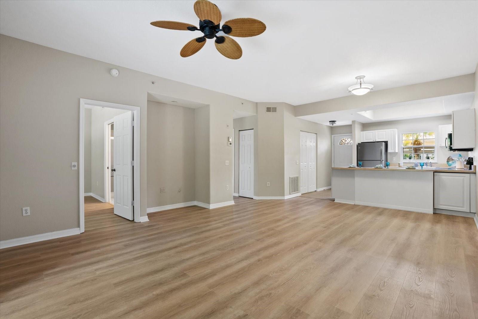 Image 6 of 37 For 4275 Castlebridge Lane 1312