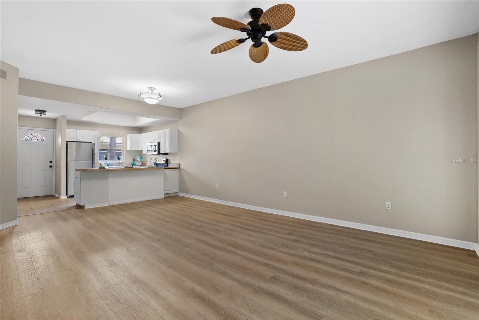 Image 7 of 37 For 4275 Castlebridge Lane 1312