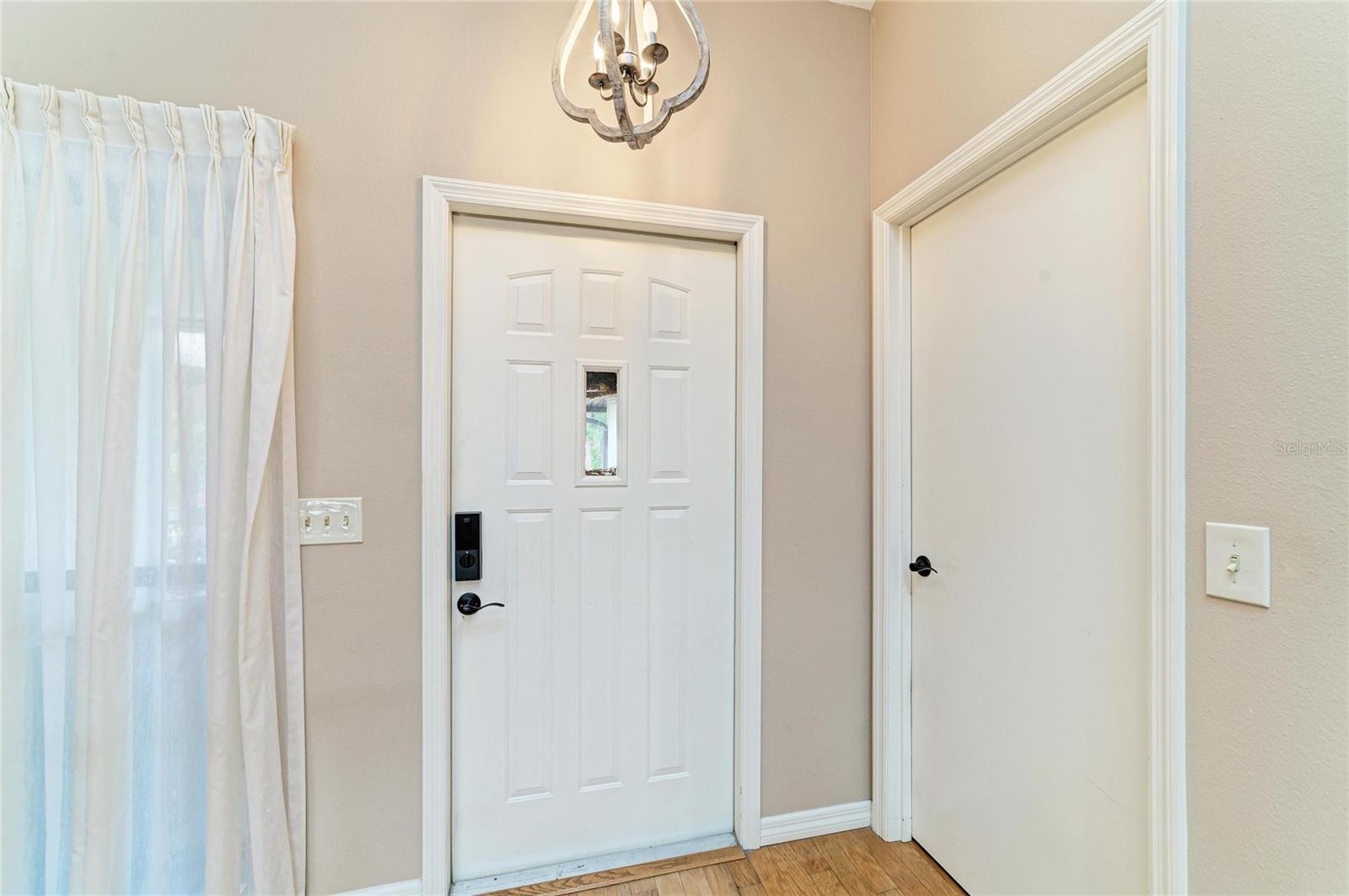 Image 14 of 83 For 246 Laurel Hollow Drive 23