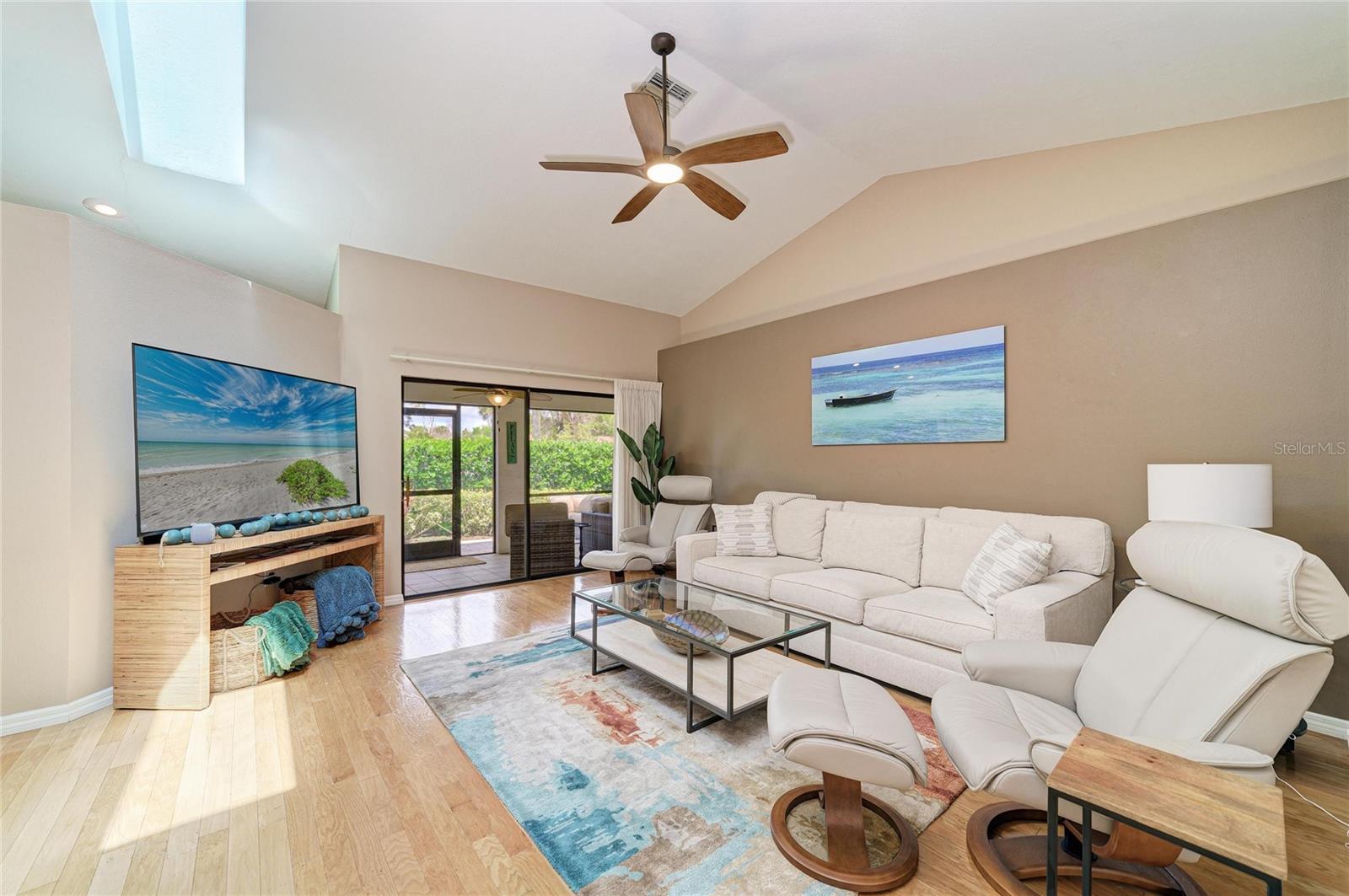 Image 21 of 83 For 246 Laurel Hollow Drive 23