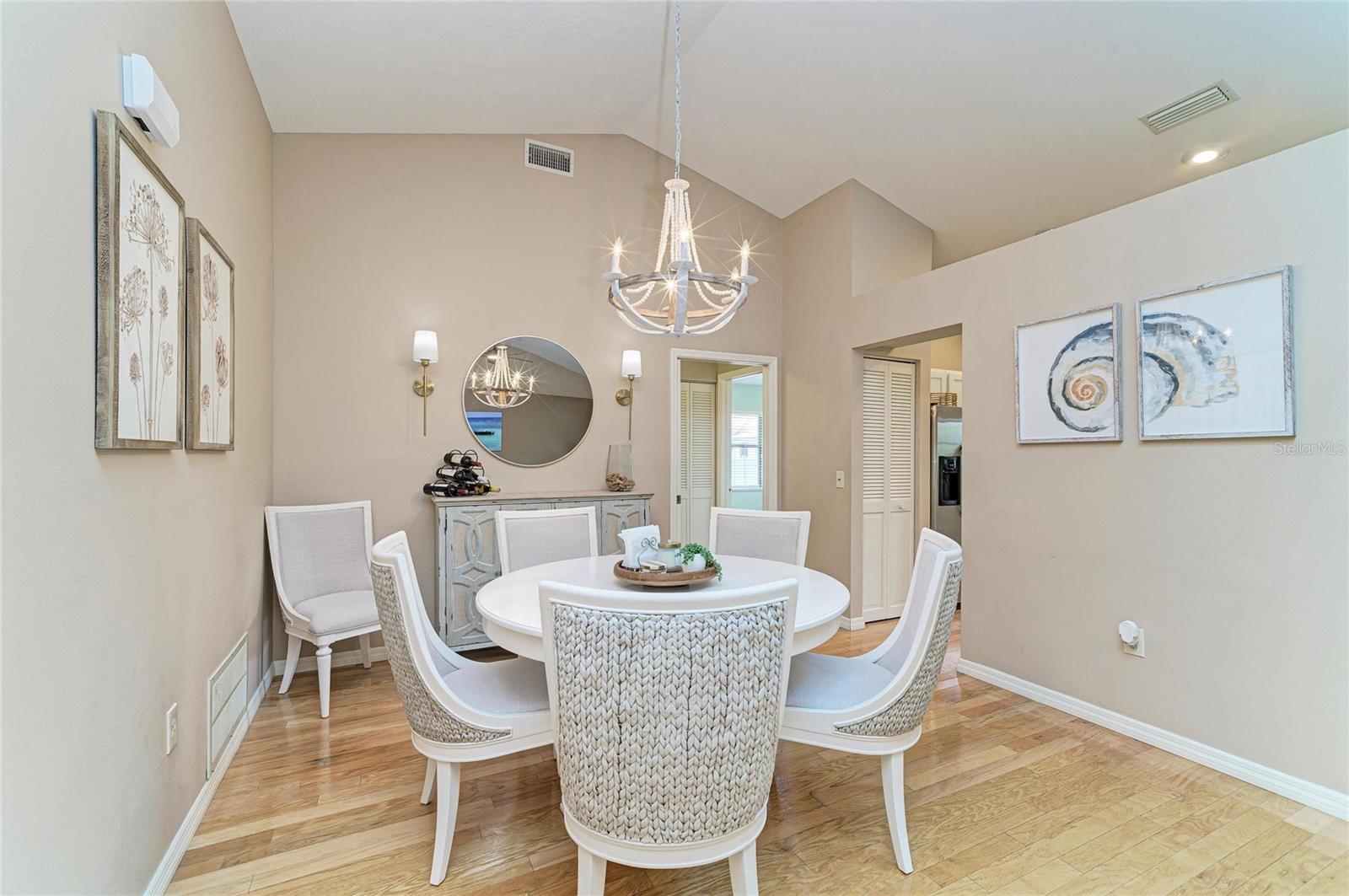 Image 25 of 83 For 246 Laurel Hollow Drive 23