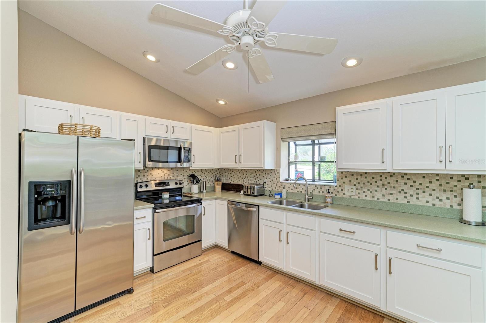 Image 29 of 83 For 246 Laurel Hollow Drive 23